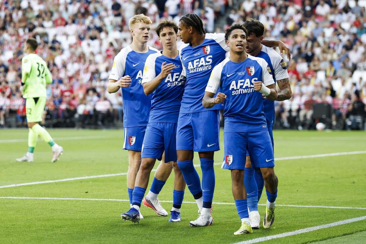 克鲁伊夫盾杯：AZ4-0横扫PSV，时隔12年再夺冠